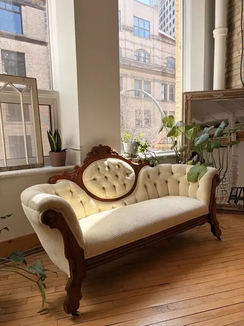 Antique chaise lounge at The Harlow Exchange